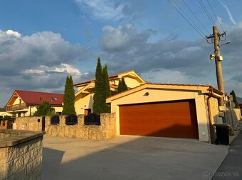 Predaj priestranného 4-izbového rodinného domu v stredomo - 3