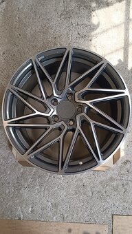 R18 5x112 mm ALU disky čierne MAM (KESKIN) - 3