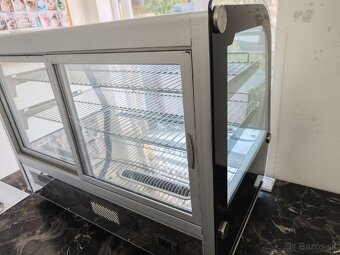 Predám chladiacu vitrínu na predaj zákuskov - 3