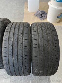 Gumy 225/40 R18 - 3