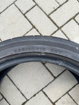 Bridgestone Potenza S001 225/40/r18 - 3