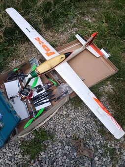 RC vetroň 1800mm + quadrokoptera + ovladac - 3