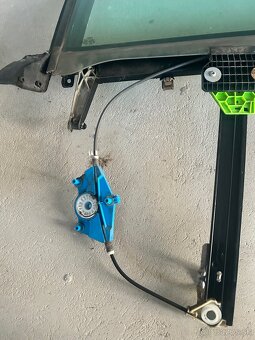 Predám zadné okná s mechanizmom a rámom – Audi A4 B6 2003 - 3