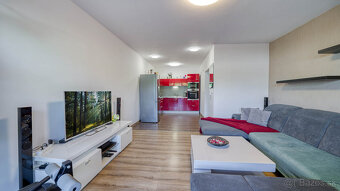 Moderný 2izb byt s predzáhradkou a parkovaním v cene v obľúb - 3
