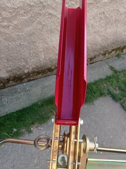 stolík na pílenie dreva - 3