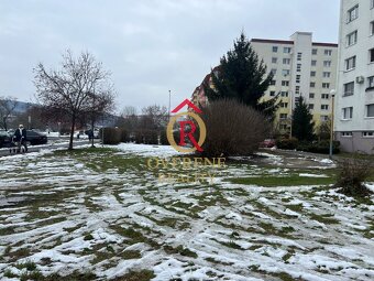 Na predaj rovinatý pozemok pre parkovisko 778m2 - Zvolen-Zá - 3