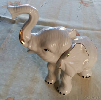 Porcelánový Slon - 3
