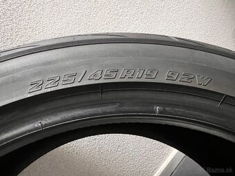 Yokohama Advan fleva V701 R19 - 3