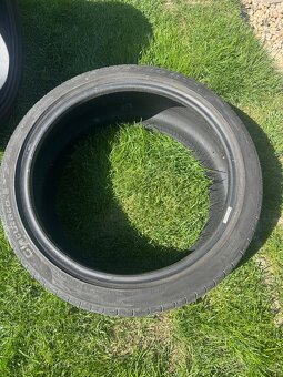235/40 R19 letne pneu - 3