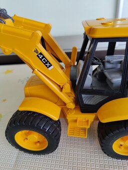 BRUDER JCB 4CX traktor - 3