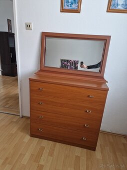 Skriňa, nočný stolík, komoda - 3