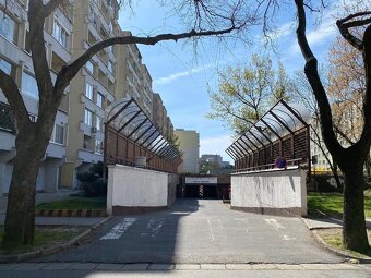 Garážové státie na Stodolovej ulici - BA II na predaj - 3