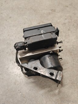 Abs kocka 7M3 907 379E - 3