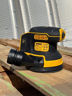 AKU Excentricka bruska Dewalt - 3