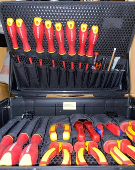 Predám NOVÝ Elektrikársky Kufrík s Náradím - 3