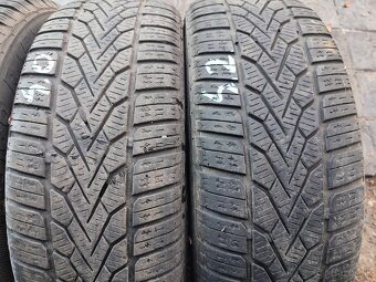 185/60 r15 semperit - 3