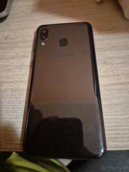 Samsung A20e - 3