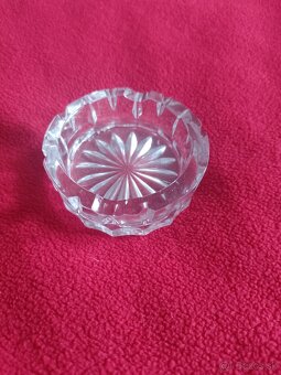 Zásobník na cigy+ popolník. - 3