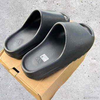 yeezy slides black bez krabice - 3