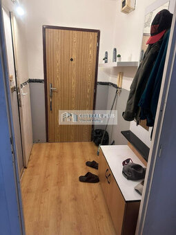 Ponúkam na predaj veľkú garsónku 25m² S.H.Vajanského Nové Zá - 3