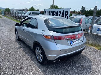 Honda Civic 1.8i 103kW benzín - 3