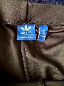 Legíny Adidas Berlin Logo - 3