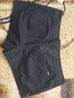 Nenosene damske sortky Vans - 3