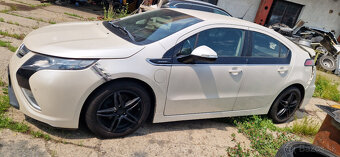 Rozpredam Opel Ampera, benzin+elektro , 2012, havarovany - 3