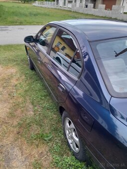Hyundai Elantra - 3
