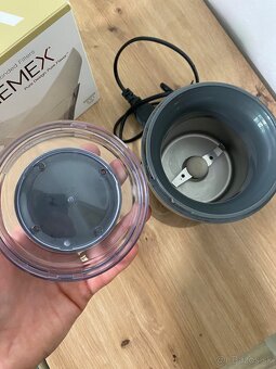 mlynček na kávu chemex filtre - 3