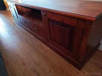 TV stolík z akáciového masívneho dreva - 3