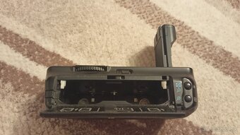 Batériový grip Canon BG-E4 - 3