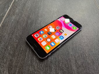 Apple iPhone SE (2020) 128 GB White - 3