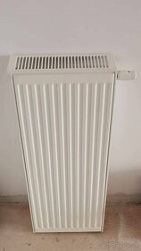 Predám 4 kompaktné radiátory s termostatickými ventilmi - 3