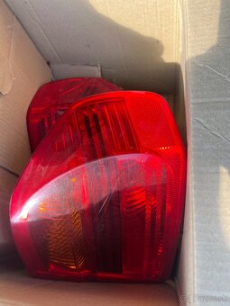 Svetlá predné halogénové a zadné blatníkové BMW E90 - 3