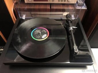 Pro-ject Debut III Esprit, Acryl Pl., 2M RED - nový gramofon - 3