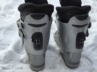 Darujem za symbolickú cenu lyžiarky Nordica - Veľkosť: 245 - 3