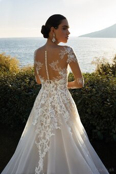 Snehobiele svadobné šaty - 3