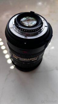 Zoom 11,1x objektiv Nikkor 18-200 - 3