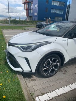 Toyota CH-R 2.0 Hybrid 2021 - 3