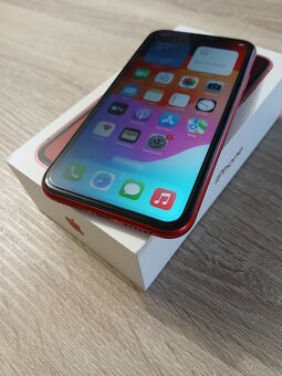 iPhone XR / 128GB Product Red Super stav - 3