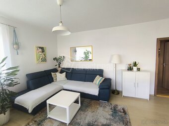 Svetlý, priestranný byt 87 m2 +7,04 m2 loggia, na skok… - 3