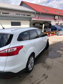 Ford Focus Combi 2.0 TDCi DPF Titanium A/T - 3