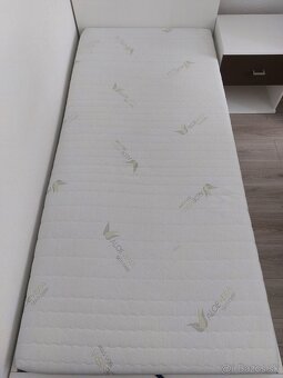 Posteľ Meuble Kika 90x200, matrac a nočný stolík - 3