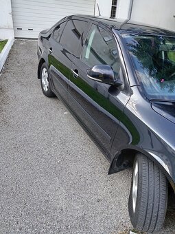 PREDÁM ŠKODA OCTAVIA 2 TOUR1,6 BENZIN r2011 KÚP. NA SLOV . - 3