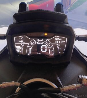 Aprilia SR GT 200 - 3