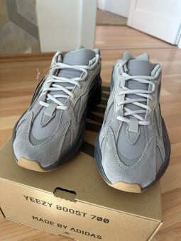 Yeezy Boost 700 V2 Tephra EU 45 1/3 - 3