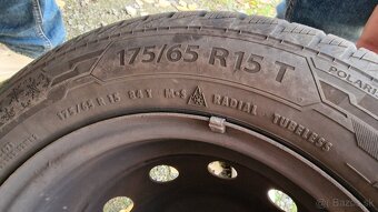 Zimne pneumatiky 175/65 R15 + disky - 3