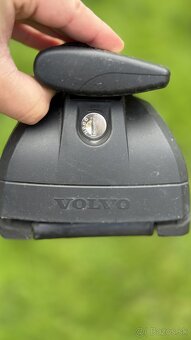 Priečniky Thule na Volvo V40 CC - 3