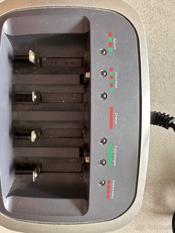 Nabijacka roznych baterii - 3